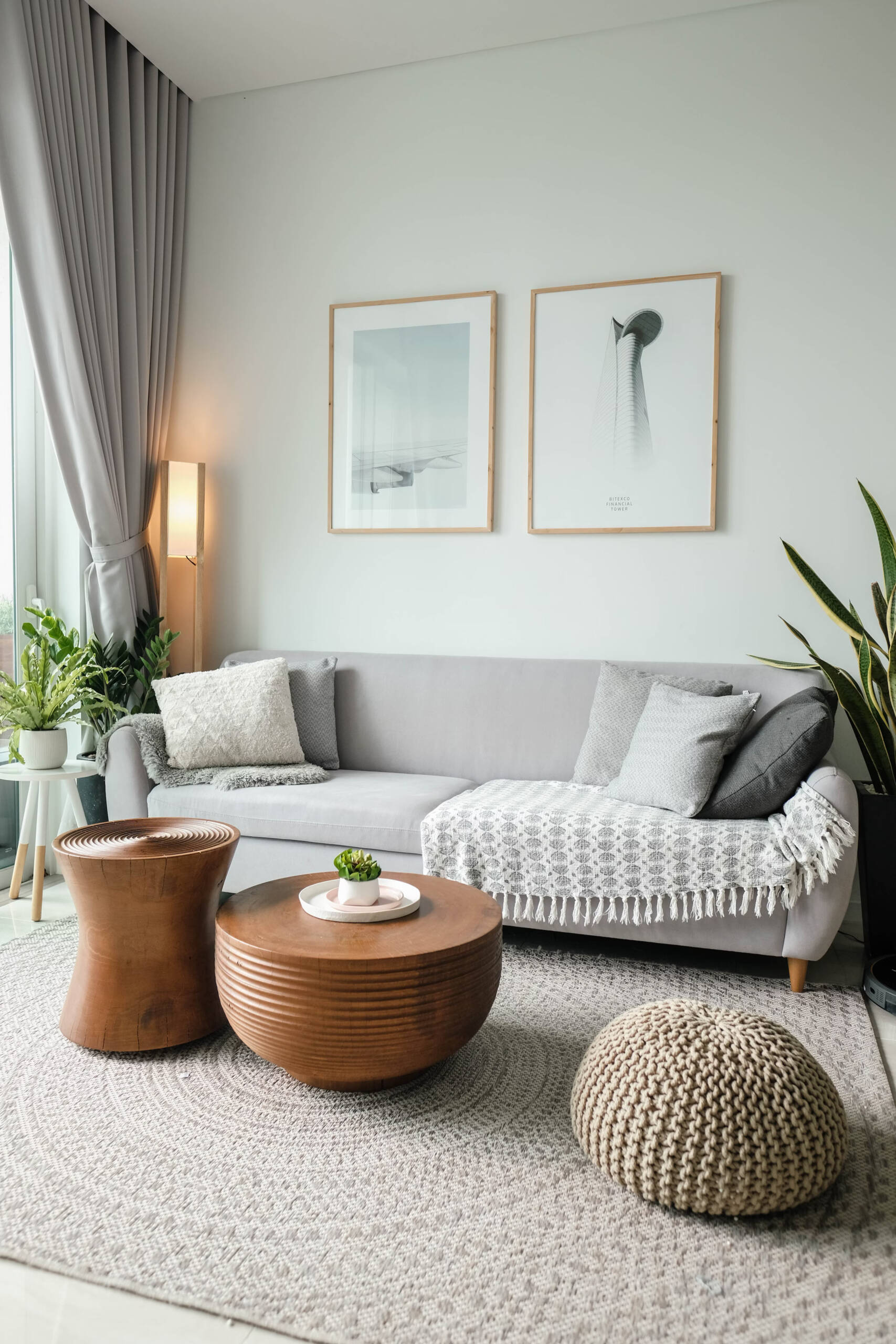 Minimalist Living Room Decor Embrace Simplicity and Elegance in Your Space